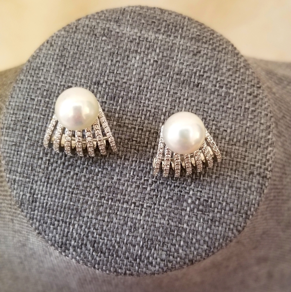Huggie Earings
